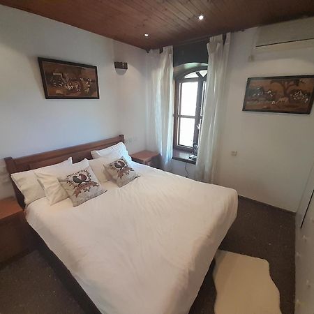 Czarina Cabin הבקתה הקיסרית והדירה הקיסרית Czarina Apartment Caesarea Buitenkant foto