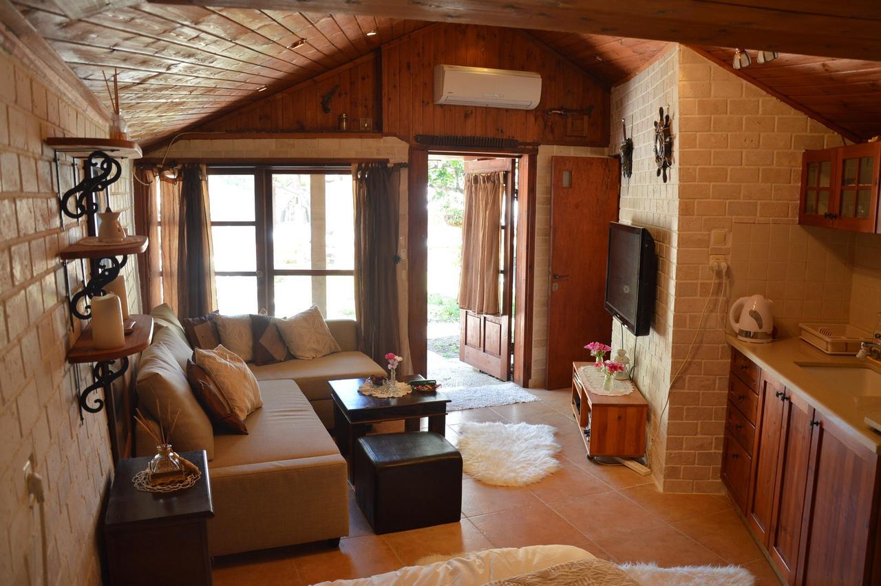 Czarina Cabin הבקתה הקיסרית והדירה הקיסרית Czarina Apartment Caesarea Buitenkant foto